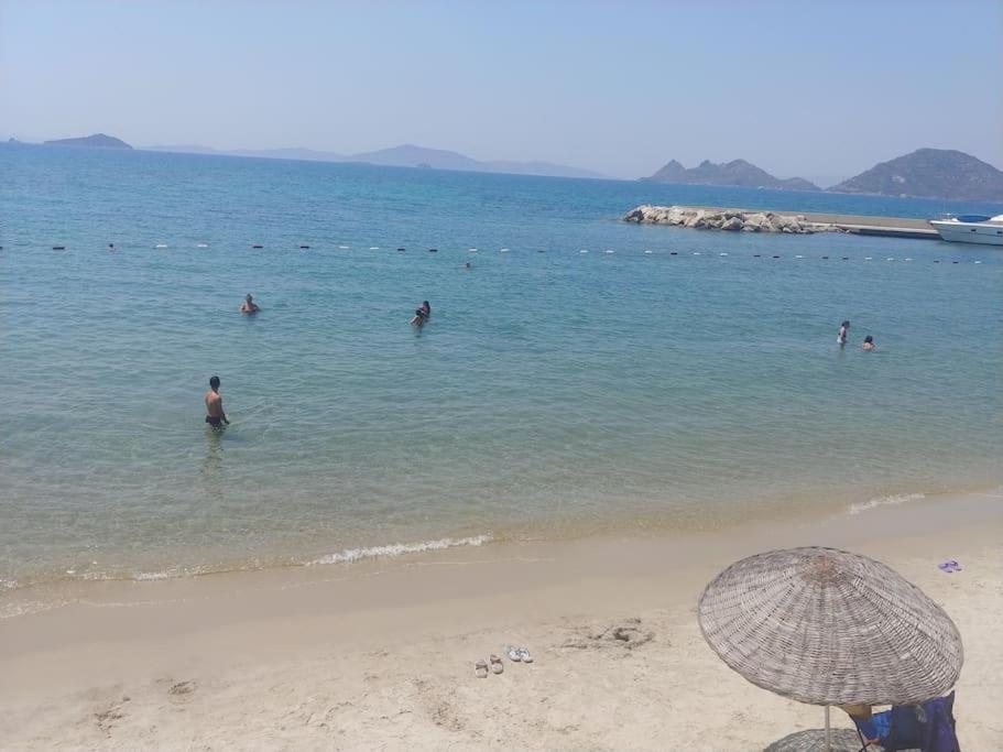 Apartment 300m To 2 Bedroom Upstairs Flat With Pool - Yeni Duenya B2 *