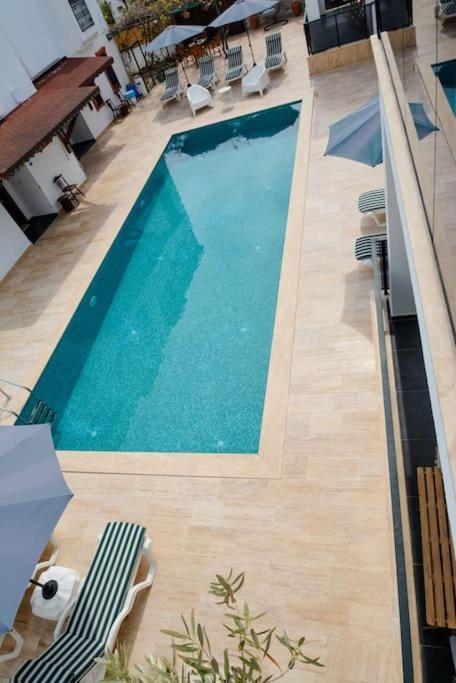 300m To 2 Bedroom Upstairs Flat With Pool - Yeni Duenya B2