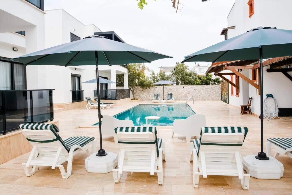 300m To 2 Bedroom Upstairs Flat With Pool - Yeni Duenya B2 Apartment *